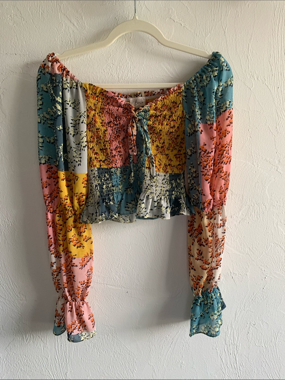 Off-Shoulder Multicolor Floral Crop Top size S
